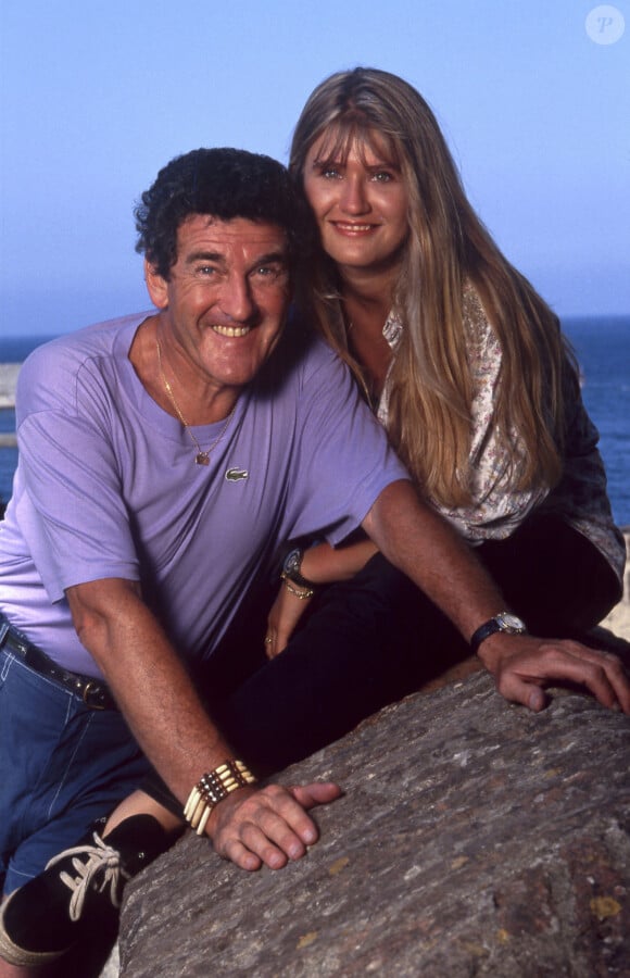 Patrick Prejean en famille sa femme Liliane et sa fille Laura 1994 - Archive Portrait