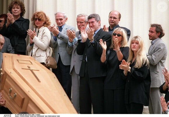 Patrick Préjean et sa femme Liliane ainsi que leur fille à l'enterrement de Jean-Pierre Darras.