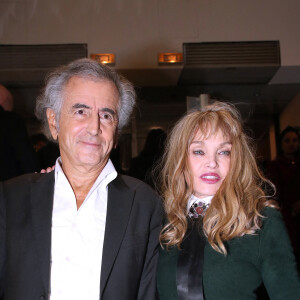 Bernard-Henri Lévy (BHL) et sa femme Arielle Dombasle - Présentation et Projection du Documentaire de Bernard-Henri Lévy (BHL) sur la guerre en Ukraine : "Slava Ukraini" (Gloire à l'Ukraine) au Cinéma Balzac à Paris, France, le 6 Février 2023. © Bertrand Rindoff / Bestimage 