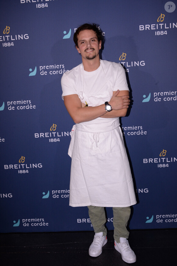 Exclusif - Juan Arbelaez - Dîner de charité Breitling pour l'association "Premiers de cordée" à la Samaritaine à Paris le 8 octobre 2021. Lancement de la montre Superocean de 42 mm en édition limitée de 250 exemplaires,et dîner de charité et vente aux enchères caritative à La Samaritaine, sous le patronage de Breitling, pour récolter des fonds. Le menu de ce dîner unique a été préparé par un duo de chefs : le célèbre colombien J.Arbelaez et l'Italien D.Imbroisi. Attachées aux valeurs de générosité et de solidarité, l'association Premiers de Cordée et Breitling font désormais équipe pour aider les enfants hospitalisés via une pratique sportive adaptée. © Rachid Bellak / Bestimage