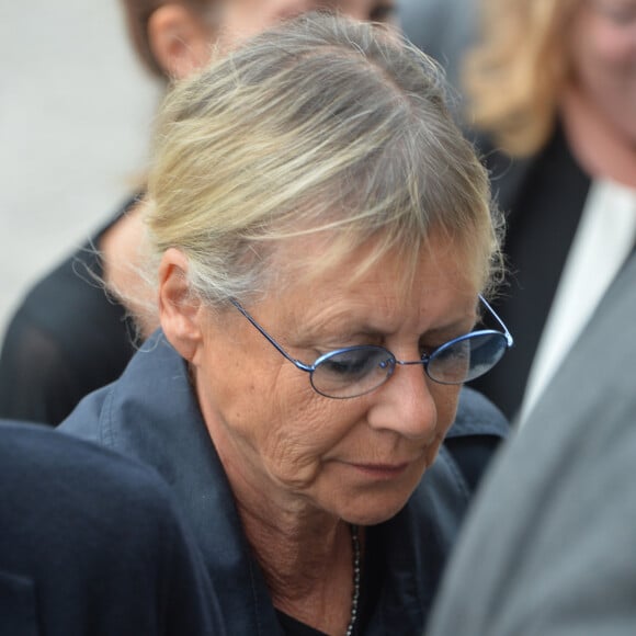 Exclusif - Dorothée (Frédérique Hoschedé) lors des obsèques de Ariane Carletti (André) au crématorium du Père-Lachaise à Paris, le 7 septembre 2019. © Ramsamy Veeren/Bestimage 