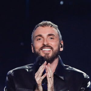 Exclusif - Christophe Willem chante son tube "J'tomberai pas" - Enregistrement de l'émission "M6 sur son 31", présentée par E. Gossuin.