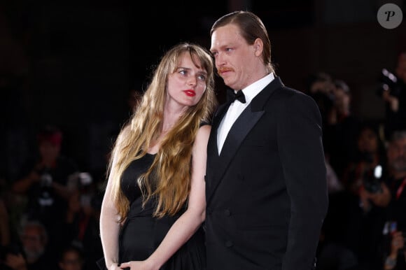 Katya Zvereva et Caleb Landry Jones lors du 80ème festival international du film de Venise, La Mostra le 31 août 2023.