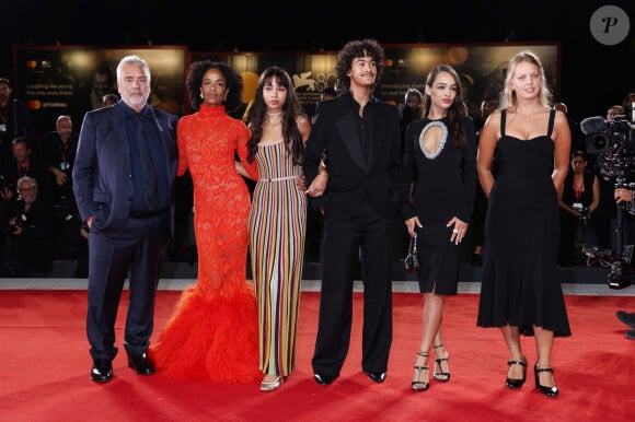 Luc Besson, Virginie Besson-Silla et leurs enfants Thalia, Mao et Sateen lors du 80ème festival international du film de Venise, La Mostra le 31 août 2023.