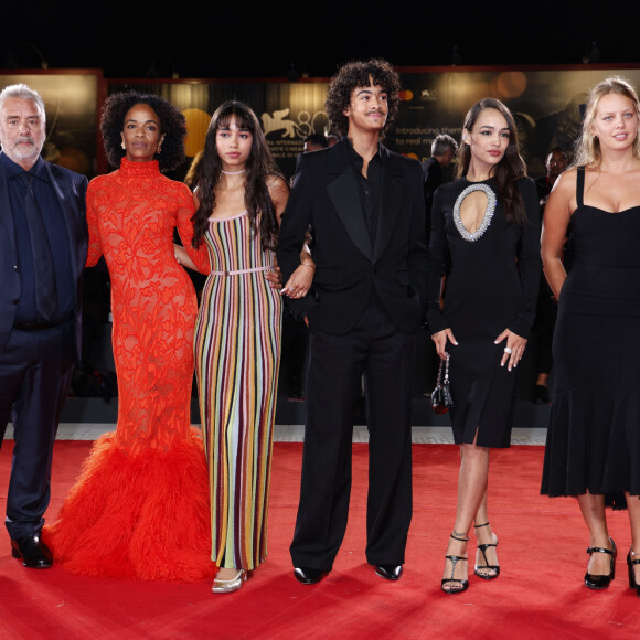 Luc Besson, Virginie Besson-Silla et leurs enfants Thalia, Mao et Sateen lors du 80ème festival international du film de Venise, La Mostra le 31 août 2023.