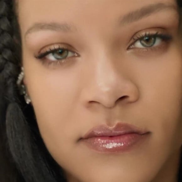 Rihanna serait submergée par l'émotion
Archives : Rihanna