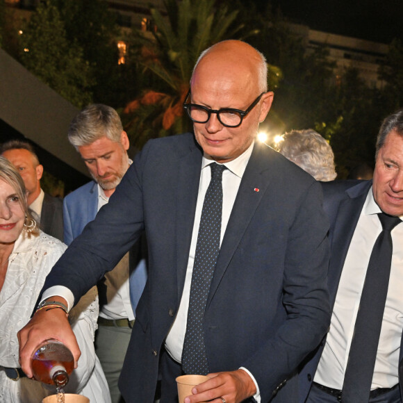 Il sort un nouveau livre le 13 septembre prochain 
Christian Estrosi, le maire de Nice, avec sa femme, Laura Tenoudji Estrosi et son invité d'honneur Edouard Philippe, a orchestré "Lou Festin Nissart"