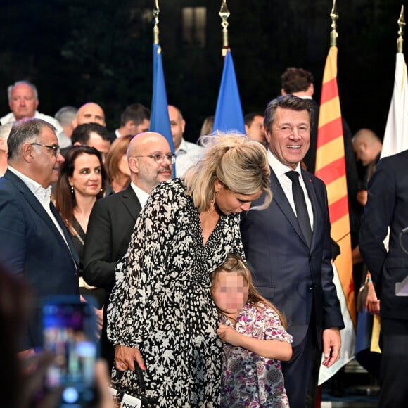 Christian Estrosi, le maire de Nice, avec sa femme, Laura Tenoudji Estrosi et son invité d'honneur Edouard Philippe, a orchestré "Lou Festin Nissart", un diner amical et convivial autour du maire, au jardin Albert 1er sur la Coulée Verte à Nice le 1 septembre 2023. Ici, Bianca, la fille de Christian et Laura, est venue sur scène à la fin des discours. Plus de 6000 personnes étaient réunies en plein coeur de Nice, à l'initiative de l'association des Amis du Maire pour soutenir Christian Estrosi qui a fait son discours politique de rentrée abordant autant les sujets de politique nationale que locale. L'ancien premier ministre, maire du Havre et fondateur du mouvement Horizon, était aux côtés du maire de la capitale azuréenne mais aussi du vice-président de son parti Horizons. Edouard Philippe a commencé son discours en citant Matisse pour faire l'éloge de la Ville, et de souligner que "La France a des choses à apprendre de Nice" © Bruno Bebert/Bestimage