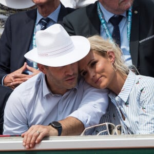 Elodie Gossuin et son mari Bertrand Lacherie dans les tribunes lors des internationaux de tennis de Roland Garros à Paris, France, le 4 juin 2019. © Jacovides-Moreau/Bestimage 