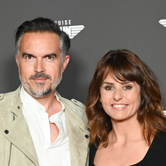 S'ils ont gardé un pied à terre à Paris, les tourtereaux vivent principalement dans une jolie demeure aux allures gothiques près de Chantilly.
Faustine Bollaert et son mari Maxime Chattam - Avant-première du film "Top Gun Maverick" à l'UGC Normandie à Paris le 19 mai 2022. © Coadic Guirec/Bestimage