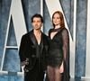 Les rumeurs de divorce vont vite outre-Atlantique. Sophie Turner et Joe Jonas seraient au bord de la rupture.
Joe Jonas et Sophie Turner au photocall de la soirée "Vanity Fair" lors de la 95ème édition de la cérémonie des Oscars à Los Angeles.