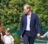 En effet, elle tient à ce qu'il y ait une véritable politique anti-harcèlement.
Le prince William, duc de Cambridge et Catherine Kate Middleton, duchesse de Cambridge accompagnent leurs enfants George, Charlotte et Louis à l'école Lambrook le 7 septembre 2022. 