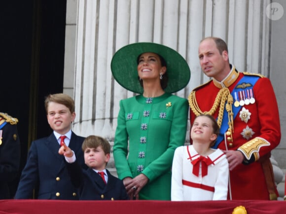 Le prince George, le prince Louis, la princesse Charlotte, Kate Catherine Middleton, princesse de Galles, le prince William de Galles - La famille royale d'Angleterre sur le balcon du palais de Buckingham lors du défilé "Trooping the Colour" à Londres. Le 17 juin 2023 