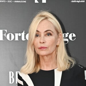 Coréalisatrice du documentaire "Un silence si bruyant" sur M6 le 24 septembre, elle a détaillé sa démarche
Emmanuelle Béart le 22 juin en Italie