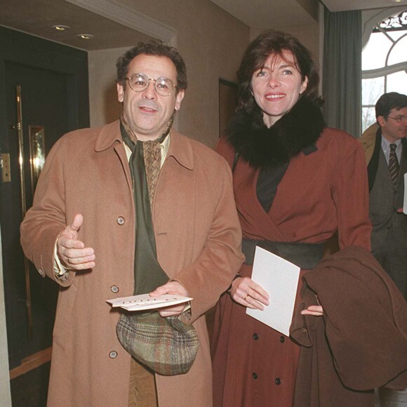 Elle a également eu trois autres enfants, nés d'autres relations.
Francis Perrin et Caroline Berg, défilé "Christian Dior" à Paris. 21 janvier 1998. © Bestimage / Bertrand Rindoff Petroff