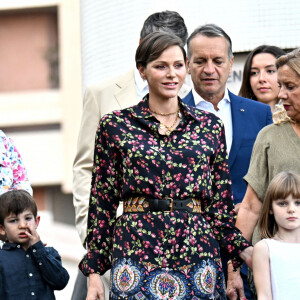 Le prince Albert II de Monaco, sa femme la princesse Charlene et leurs enfants, le prince héréditaire Jacques et la princesse Gabriella, accompagnés de Charlotte Casiraghi, de son fils Raphaël Elmaleh, de Dimittri Rassam, son mari et de leur fils Balthazar, entourés des membres du Conseil Municipal ont participé au traditionnel pique-nique des Monégasques " U Cavagnëtu " au parc Princesse Antoinette, à Monaco, le 9 septembre 2023.  © Bruno Bebert / Bestimage 