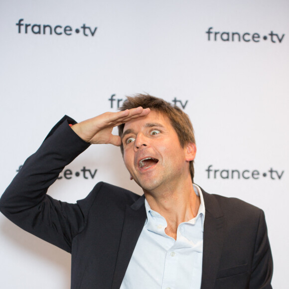 Thomas Sotto - Photocall de la conférence de presse de rentrée de France Télévisions au Pavillon Gabriel à Paris. Le 24 août 2021