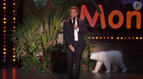 Alex Vizorek fait le show pour le Montreux Comedy (Capture Youtube)