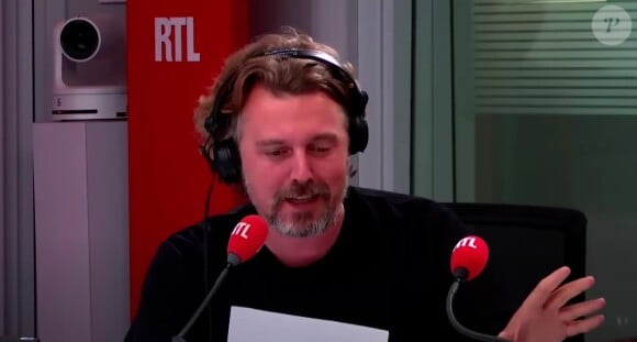 Alex Vizorek s'illustrant pour RTL.
