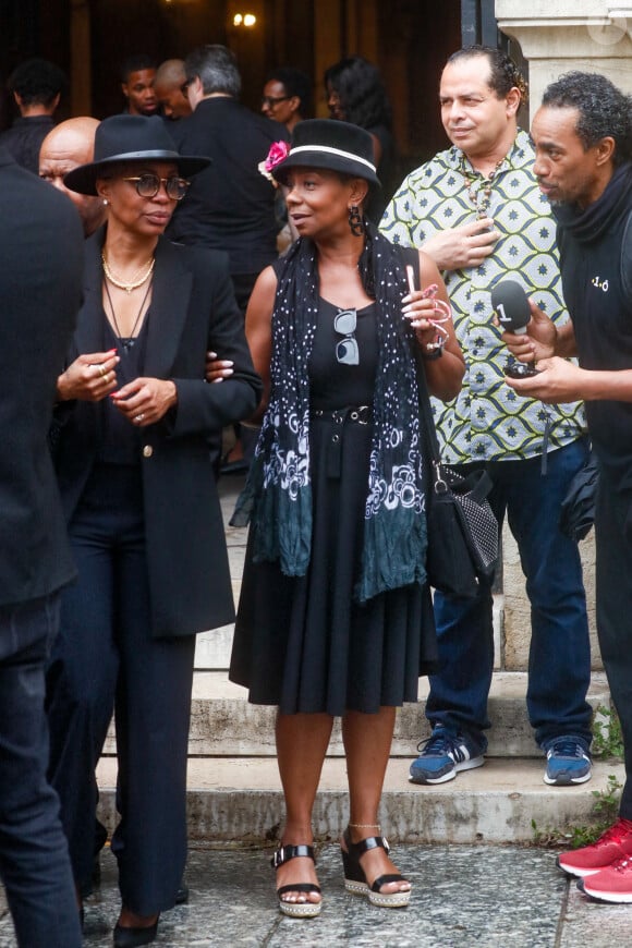 Christiane Obydol, chanteuse du groupe Zouk Machine (Maldon) à la sortie des obsèques de José Sébéloué, chanteur du groupe "La Compagnie Créole", en l'église Saint-Ambroise à Paris, France, le 12 septembre 2023. © Christophe Clovis/Bestimage