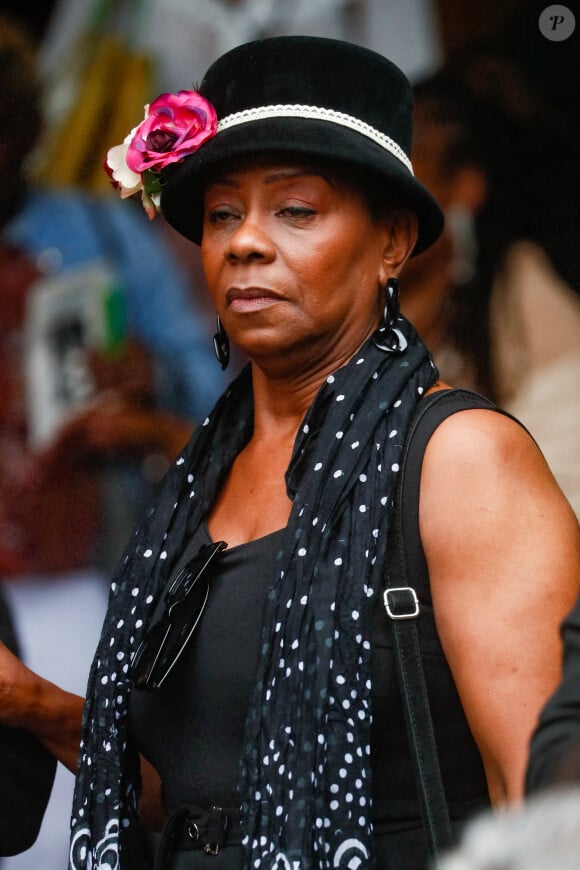 Christiane Obydol, chanteuse du groupe Zouk Machine (Maldon) à la sortie des obsèques de José Sébéloué, chanteur du groupe "La Compagnie Créole", en l'église Saint-Ambroise à Paris, France, le 12 septembre 2023. © Christophe Clovis/Bestimage