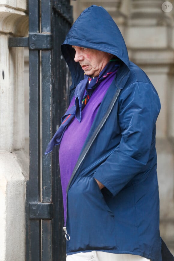 Hervé Vilard à la sortie des obsèques de José Sébéloué, chanteur du groupe "La Compagnie Créole", en l'église Saint-Ambroise à Paris, France, le 12 septembre 2023. © Christophe Clovis/Bestimage