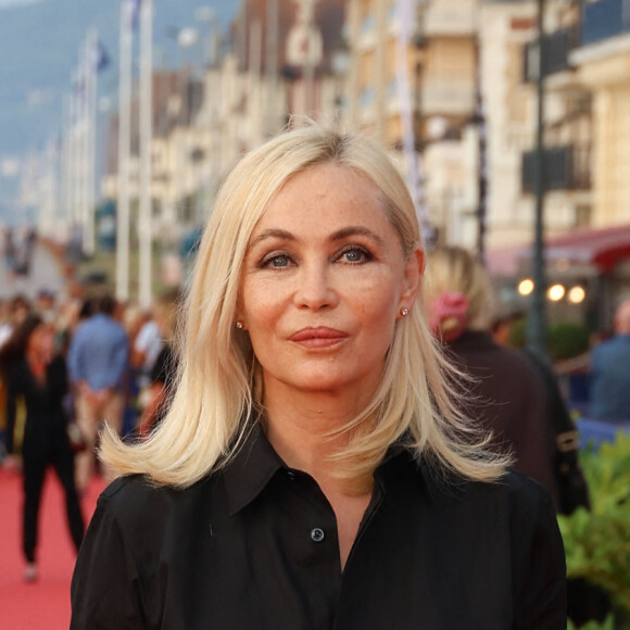 Emmanuelle Béart sur le tapis rouge de la cérémonie de clôture du 37ème festival du film de Cabourg (37ème journées romantiques du 14 au 18 juin 2023), à Cabourg, France, le 17 juin 2023. © Coadic Guirec/Bestimage
