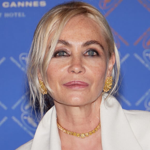 Emmanuelle Béart - Photocall du dîner d'ouverture du 76ème Festival International du Film de Cannes, au Carlton. Le 16 mai 2023 © Borde-Jacovides-Moreau / Bestimage