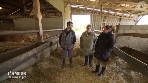 Entre Véronique et Justine, son coeur balance.
Véronique et Justine, les prétendantes de Patrice.