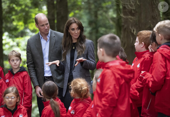 Le prince et la princesse de Galles ont rendu visite aux élèves de l'école Medley au Pays de Galles
Le prince William, prince de Galles, et Catherine (Kate) Middleton, princesse de Galles, lors d'une visite à l'école primaire Madley pour examiner leur école forestière à Hereford, Royaume Uni, le jeudi 14 septembre 2023. 