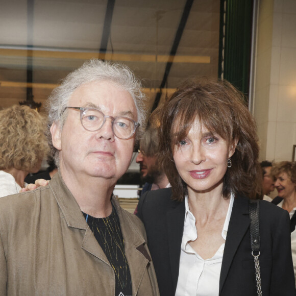 Exclusif - Dominique Besnehard, Anne Parillaud - Lancement du prix Saint-Exupery de la ville du Mans aux Deux Magots à Paris le 12 septembre 2023. Forte de son festival de lecture et salon du livre Faites Lire !, la ville du Mans s'affirme comme référence de littérature et de culture en pleine rentrée littéraire et crée son nouveau prix en hommage au célèbre auteur du livre Le Petit Prince. Celui-ci sera remis le lundi 2 octobre lors de la soirée d'inauguration de Faites Lire ! © Jack Tribeca / Bestimage