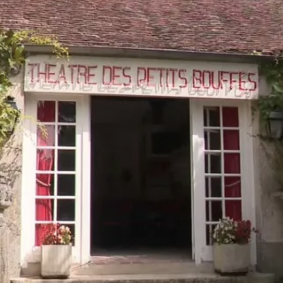 Jean-Claude Brialy y avait construit un théâtre.
Maison de Jean-Claude Brialy, France 3