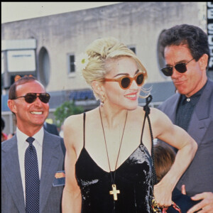 Archives - La chanteuse Madonna et Warren Beatty à la 1ere du film "Dick Tracy".