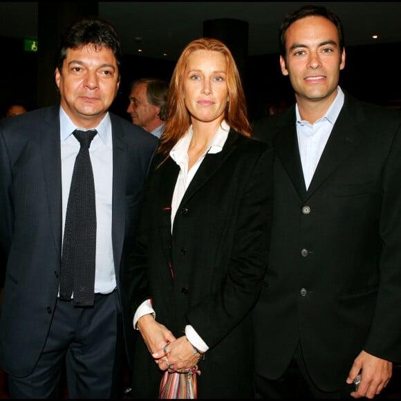 Anthony Delon et Sophie Clerico - Maître Dominique Warluzel a été élevé au rang de chevalier de la légion d'honneur par Jean Piat dans les salons de Christies à Paris.