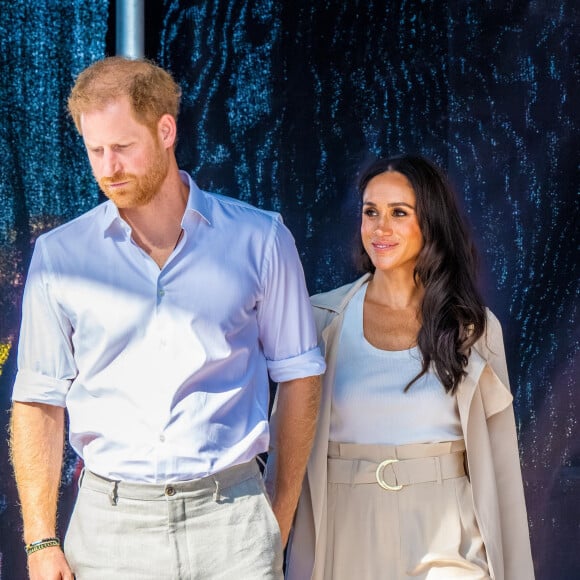 Quel créateur trouve grâce aux yeux de l'ancienne star de la série Suits ? Quelle tendance a-t-elle décidé d'adopter. 
Meghan Markle et Harry à Düsseldorf, le 16 septembre 2023