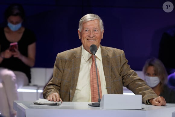 Et son oncle est le journaliste Alain Duhamel.
Alain Duhamel - Conférence de presse de rentrée de BFMTV saison 2021/2022 à l'Altice Campus à Paris, France, le 25 août 2021. © Christophe Clovis/Bestimage