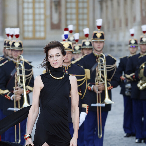 Charlotte Gainsbourg - Dîner d'Etat au château de Versailles en l'honneur de la visite officielle du roi et de la reine d'Angleterre en France (20 - 22 septembre 2023), le 20 septembre 2023. 150 invités triés sur le volet ont été conviés à cette occasion. © Jacovides-Moreau / Bestimage 