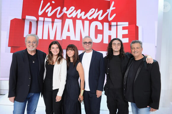 Et ils n'étaient pas seuls, car accompagnés de leurs enfants.
Exclusif - Patrick Hernandez et sa fille Victoria, Jean Pierre Mader et sa fille Jeanne, Phil Barney et son fils Keenan - Enregistrement de l'émission "Vivement Dimanche" au Studio Gabriel, présentée par M.Drucker et diffusée sur France 3 le 24 septembre © Guillaume Gaffiot / Bestimage 