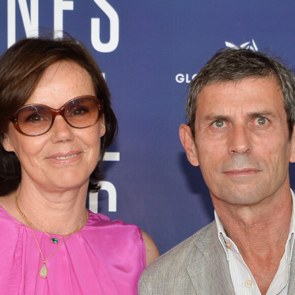 Qui n'est autre que Frédéric Taddeï.
Exclusif - Frédéric Taddeï et sa compagne Claire Nebout - Photocall du déjeuner - Longines Paris Eiffel Jumping au Champ de Mars à Paris, France, le 5 juillet 2019. © Veeren Ramsamy/Bestimage