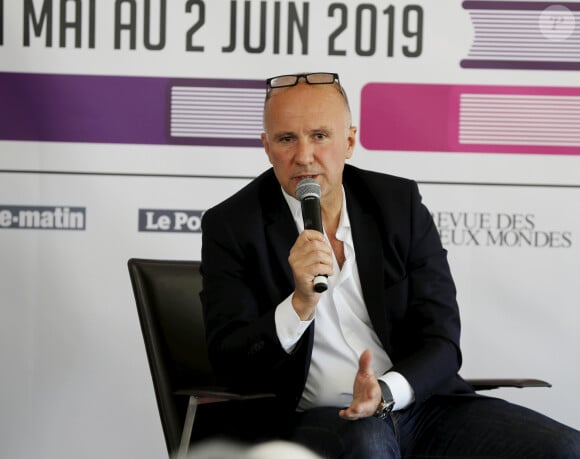 L'animateur est le père de cinq enfants : trois garçons et deux filles.
Dominique Rizet, journaliste à BFMTV durant la première journée du 24ème festival du livre de Nice le 31 mai 2019. © Dylan Meiffret/Nice-Matin/Bestimage