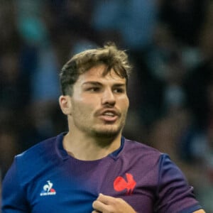 Il devrait retrouver les Bleus d'ici quelques jours
Antoine Dupont (XV de France) - Coupe du Monde de Rugby France 2023 du match de Poule A entre la France et l'Uruguay (27-12) au stade Pierre-Mauroy à Lille le 14 septembre 2023. 