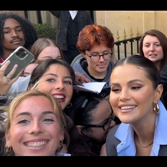 Exclusif - Selena Gomez sort du Plaza Athénée de Paris.