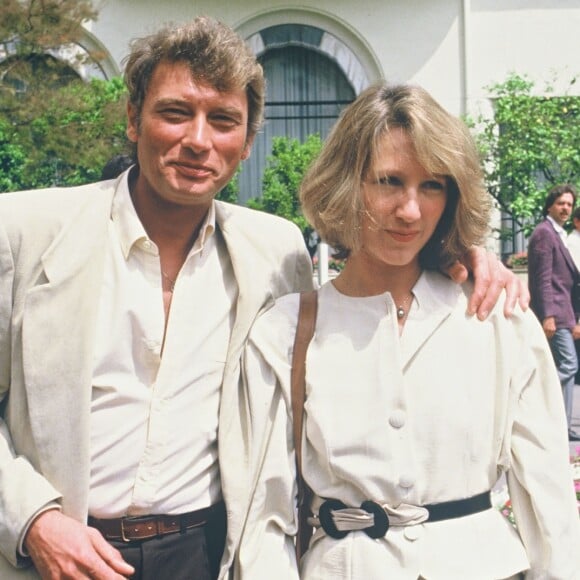 Elle avait fait ensuite rencontré Johnny Hallyday, le père de son unique enfant Laura Smet.
Nathalie Baye et Johnny Hallyday au Festival de Cannes en 1984.