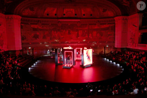 Show durant la présentation de la nouvelle Collection femme printemps-Eté 2024 de Christian Louboutin à la Sorbonne dans le cadre de la Fashion Week de Paris, France, le 28 Septembre 2023. © Bertrand Rindoff / Bestimage 