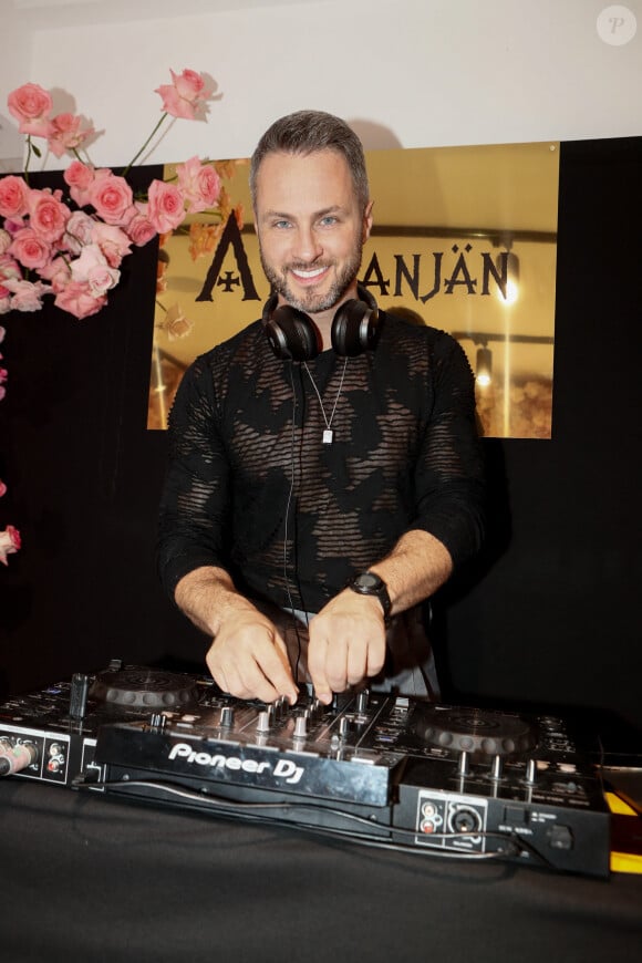 Exclusif - Le danseur Christian Millette (DALS) officiait comme DJ de la soirée - Soirée d'ouverture de la première boutique parisienne de la marque Aparanjän à Paris, France, le 29 septembre 2023. Soirée organisée par Sandra Sysley de Sandra & Co. © Christophe Clovis / Bestimage