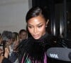 Le 23 septembre, c'est pour Dolce & Gabbana que la star britannique de 53 ans a enfilé des dessous somptueux sous une nuisette en tulle transparente noire. 
Naomi Campbelle en Pucci à la Fashion Week de Paris