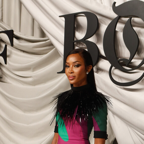 Puis, c'est en tant qu'invitée que Naomi Campbell, portant des bijoux Pasquale Bruni, a fait crépiter les flashs des photographes, lors du gala BoF500 (Business of Fashion 500), à l'hôtel Shangri-la à Paris, ce samedi 30 septembre. 
Naomi Campbell - Photocall du gala BoF500 (Business of Fashion 500) dans le cadre de la fashion week de Paris (PFW) à l'hôtel Shangri-la à Paris, France, le 30 septembre 2023. © Christophe Clovis / Bestimage