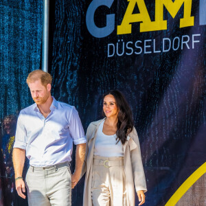 Le prince Harry, Meghan Markle - Duc de Sussex lors de la cérémonie de clôture des Invictus Games 2023 à Dusseldorf le 16 septembre 2023