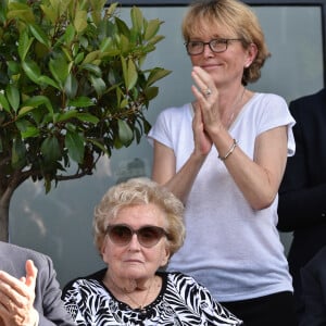 Qu'en est-il de la santé de l'ancienne première dame ?
Inauguration de la rue Jacques et Bernadette Chirac, par la femme de l'ancien président de la République, Bernadette Chirac (en fauteuil roulant) et sa fille Claude, à Brive-la-Gaillarde. Le 8 juin 2018