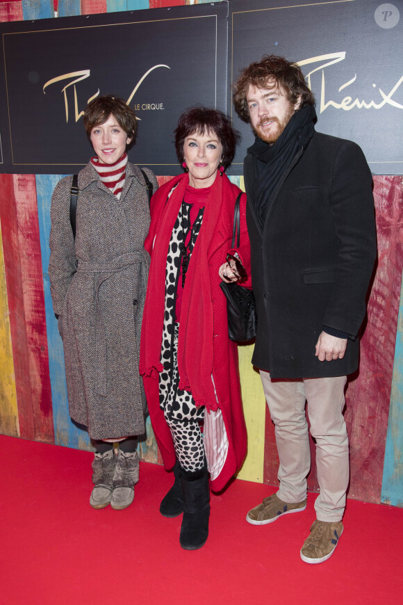 Anny Duperey avec sa fille Sara Giraudeau et son fils Gaël Giraudeau - Cérémonie de remise de prix du 39ème Festival Mondial du Cirque de Demain sur la Pelouse de Reuilly à Paris le 4 février 2018. © Pierre Perusseau/Bestimage